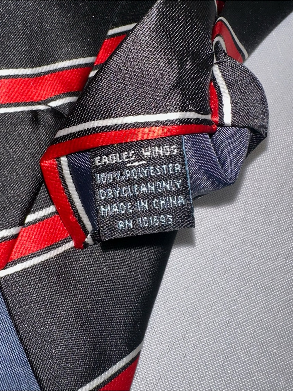 Eagles Wings NC State Wolfpack NCAA Men’sStriped Red Black Logo Tie - Picture 4 of 5